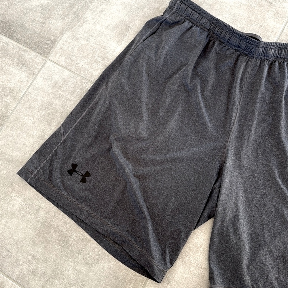 *Gently Worn* Under Armour Men's Loose Fit Dk. Gray Poly. Athletic Shorts - 2XL